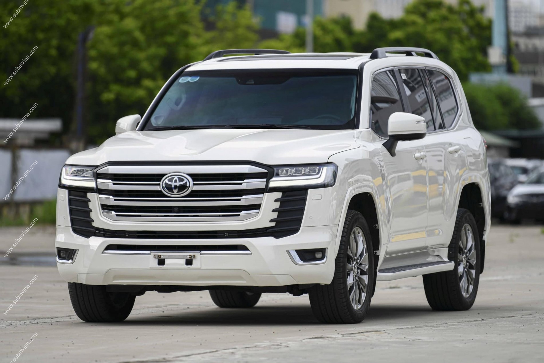 Toyota Land Cruiser LC300 sức hút chưa hạ nhiệt