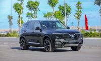 Xe SUV 7 chỗ đua giảm giá hàng trăm triệu đồng